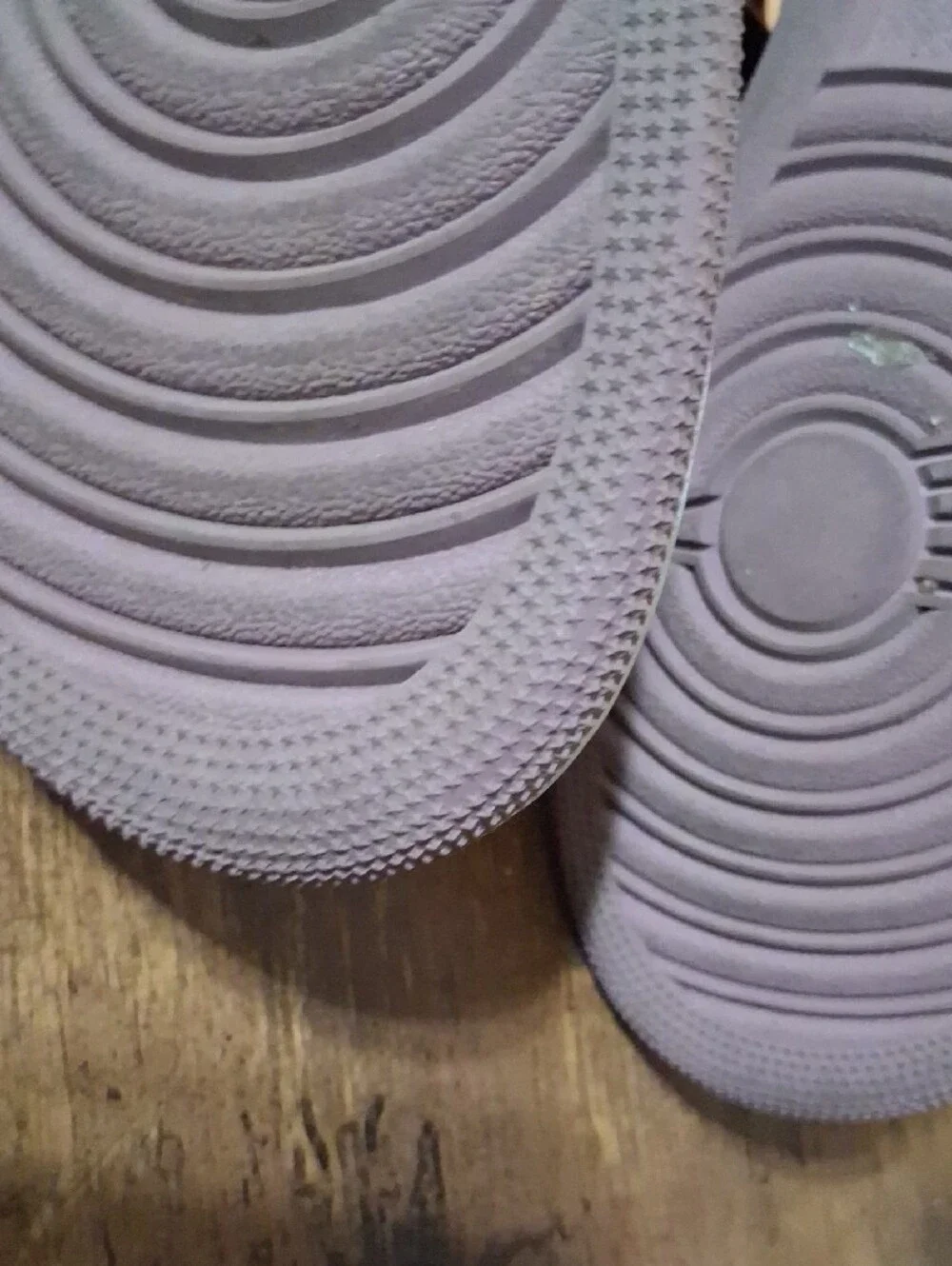 Jordan 1 Mid Men’s Sneakers - Lavender & White